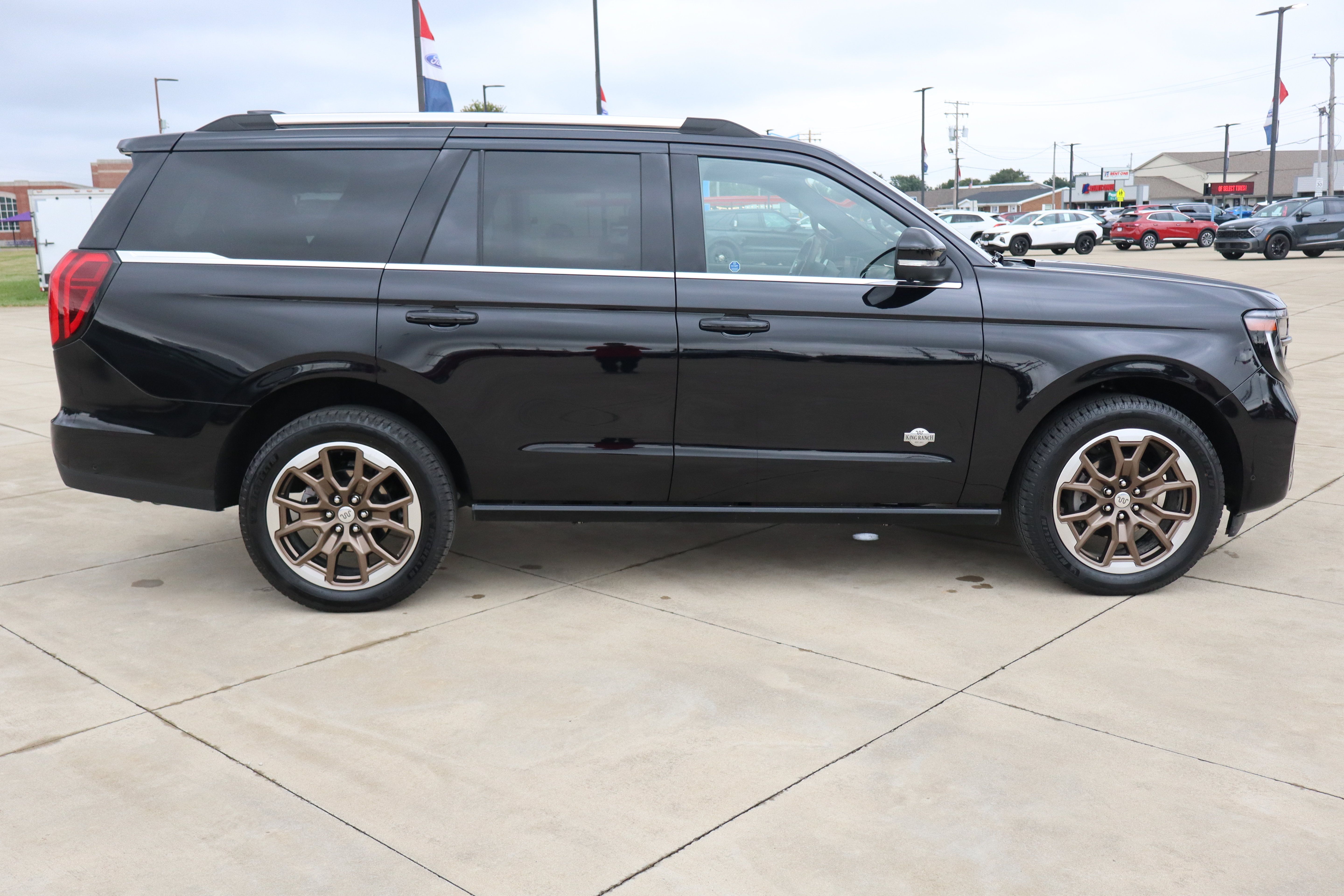 Used 2025 Ford Expedition King Ranch AWD/4WD image 4