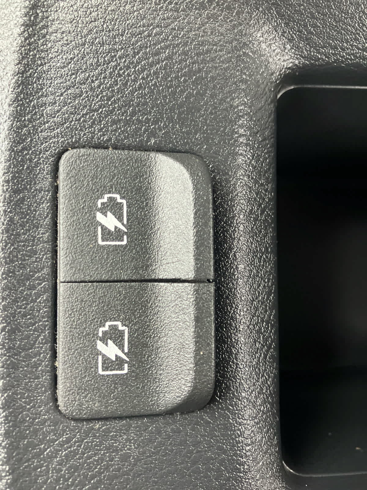 Used 2020 Nissan Versa SV FWD image 23