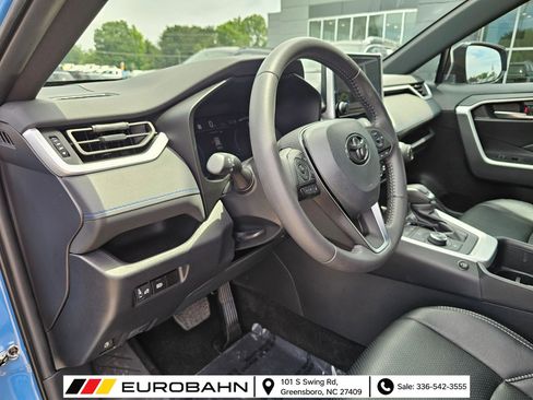Used 2024 Toyota RAV4 SE AWD/4WD image 11