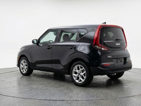 Used 2025 Kia Soul LX w/ LX Technology Package FWD image 6