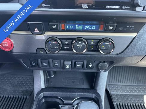 Used 2020 Toyota Tacoma TRD Off-Road w/ TRD Premium Off Road Package RWD image 15