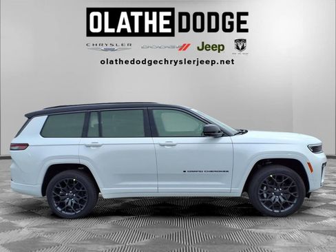New 2026 Jeep Grand Cherokee L Summit AWD/4WD image 30