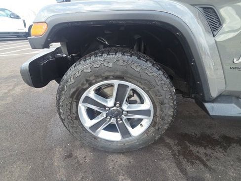 Used 2020 Jeep Wrangler Unlimited Sahara image 15