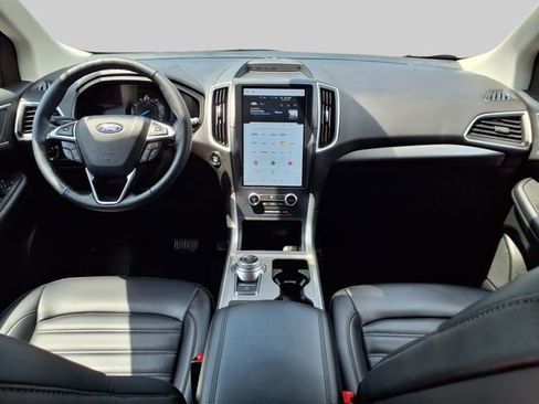 Used 2024 Ford Edge SEL AWD/4WD image 9