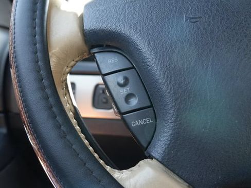 Used 2005 Ford Thunderbird RWD image 18