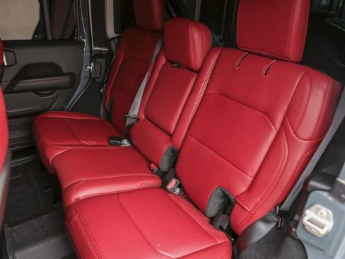 Used 2024 Jeep Wrangler Unlimited Rubicon 392 image 31