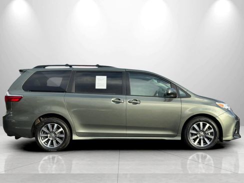 Used 2020 Toyota Sienna LE image 8