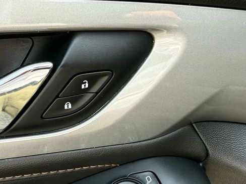 Used 2020 Chevrolet Traverse LS AWD/4WD image 16