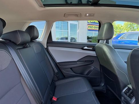 Certified 2023 Volkswagen Taos SE w/ Panoramic Sunroof Package AWD/4WD image 10