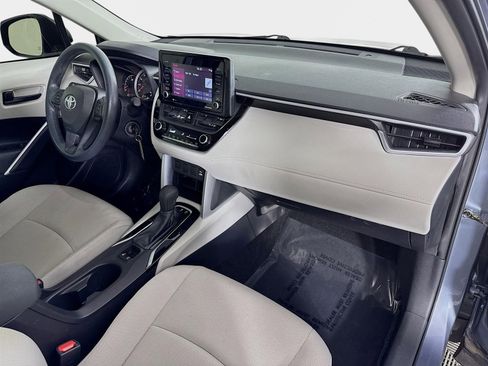 Used 2022 Toyota Corolla Cross L image 27