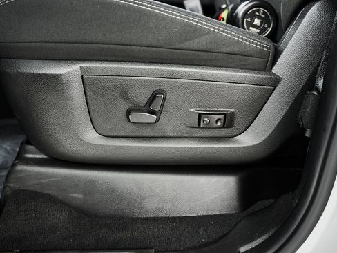Used 2025 RAM 2500 Big Horn AWD/4WD image 16