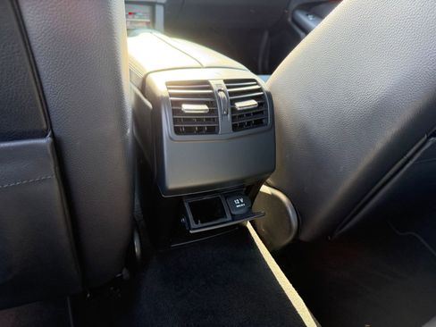 Used 2016 Mercedes-Benz E 350 4MATIC Sedan image 24