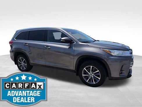 Used 2019 Toyota Highlander XLE AWD/4WD image 1