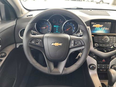 Used 2016 Chevrolet Cruze LT FWD image 19