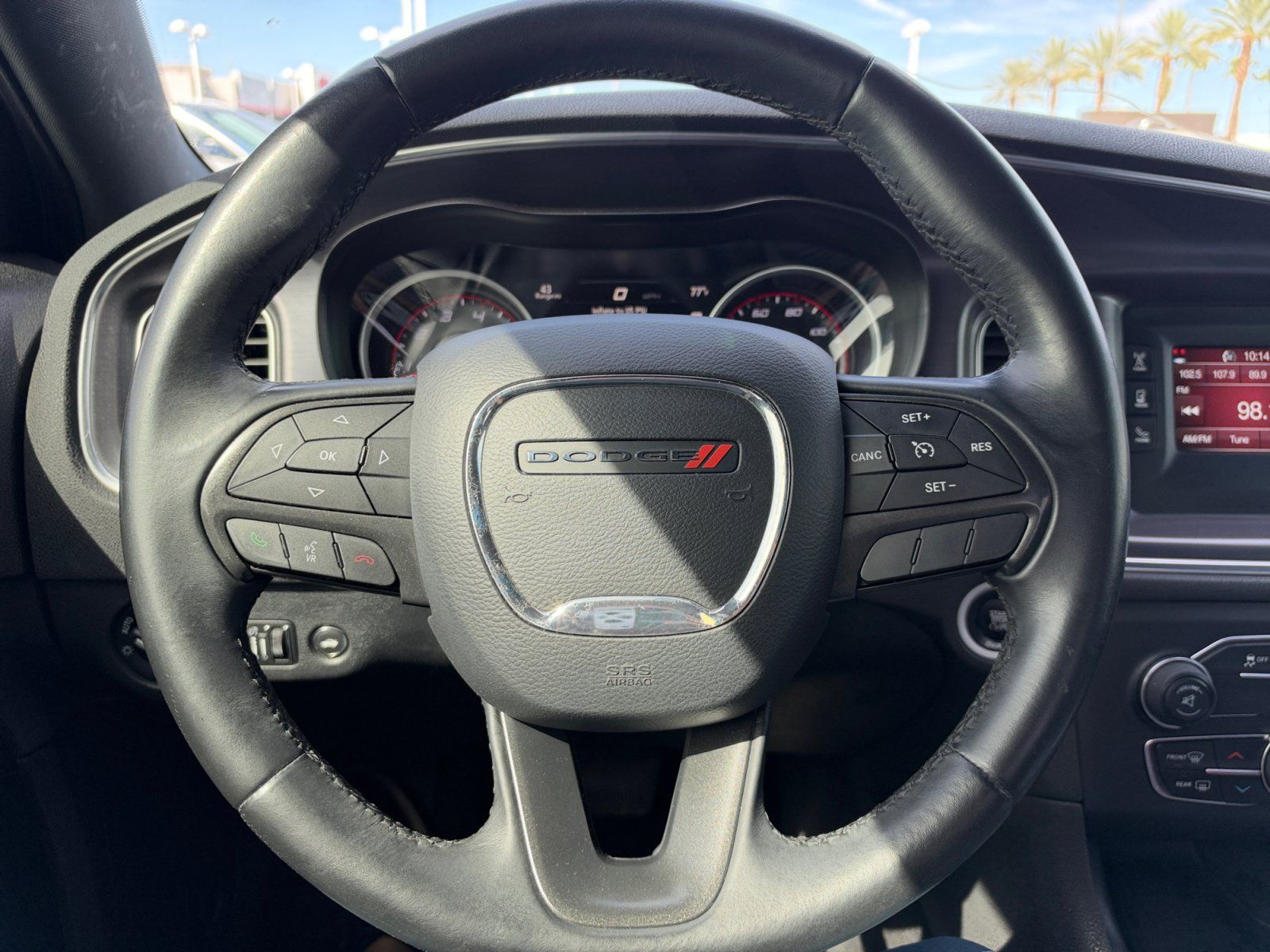 Used 2016 Dodge Charger SE RWD image 9