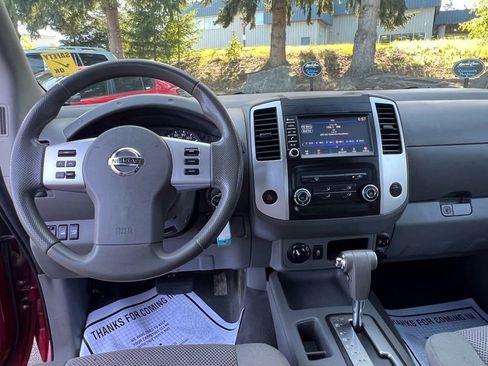 Used 2019 Nissan Frontier SV image 14