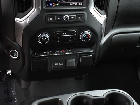 Used 2022 Chevrolet Silverado 1500 Custom AWD/4WD image 14