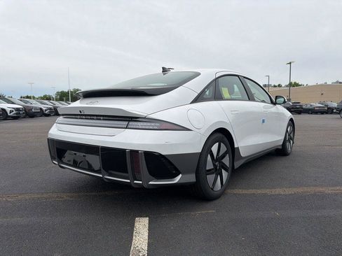 New 2025 Hyundai Ioniq 6 SE RWD image 6