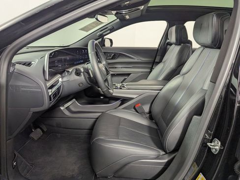 Used 2024 Cadillac Lyriq Sport image 4