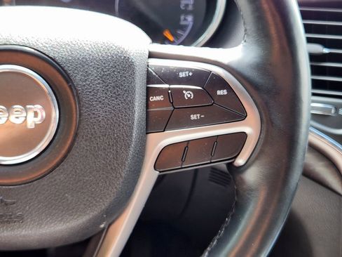 Used 2018 Jeep Grand Cherokee Altitude AWD/4WD image 19