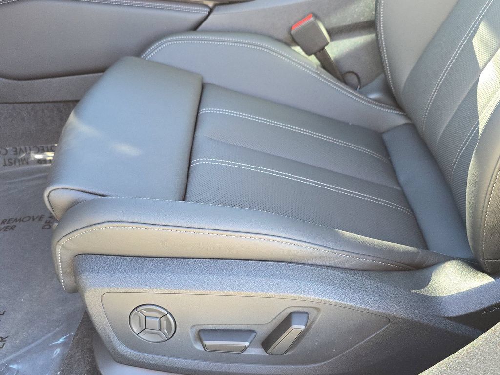 Used 2025 Audi A5 2.0T Premium Plus w/ Premium Plus AWD/4WD image 17