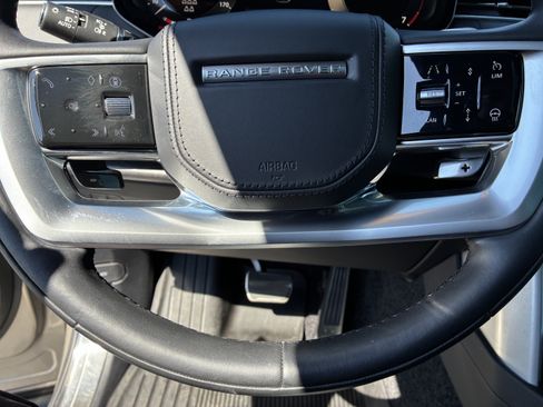 Used 2025 Land Rover Range Rover Long Wheelbase SE AWD/4WD image 26