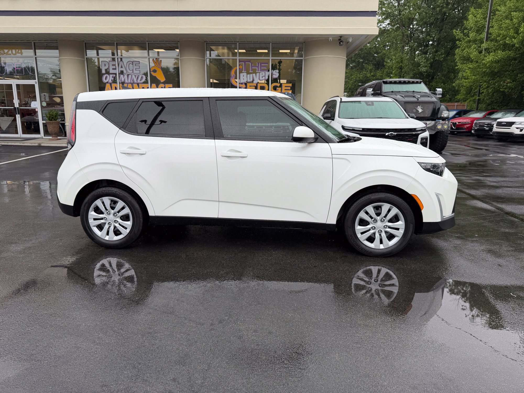 Used 2023 Kia Soul LX FWD image 7