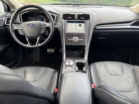 Used 2018 Ford Fusion Titanium AWD/4WD image 32