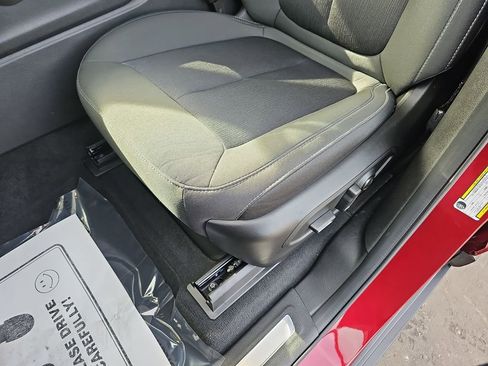 Used 2025 Jeep Grand Cherokee Laredo X w/ Luxury Tech Group I image 32