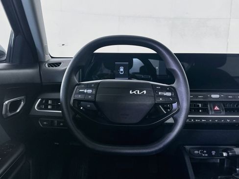 Used 2025 Kia K4 FWD image 18