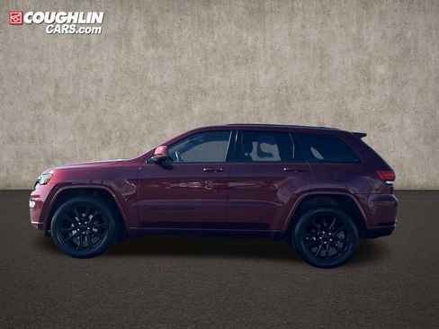 Used 2018 Jeep Grand Cherokee Altitude AWD/4WD image 4