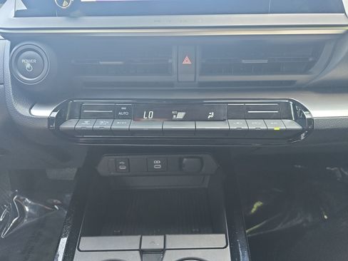 Used 2024 Toyota Prius LE FWD image 21