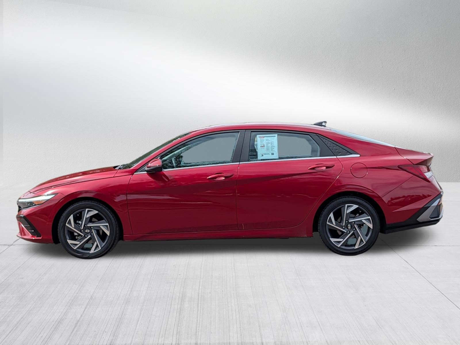 Used 2025 Hyundai Elantra Limited FWD image 4