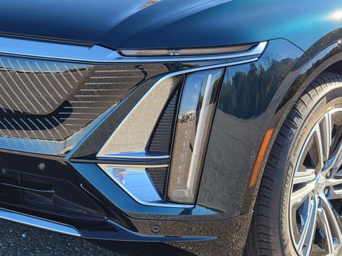 New 2026 Cadillac Lyriq Premium Luxury image 9