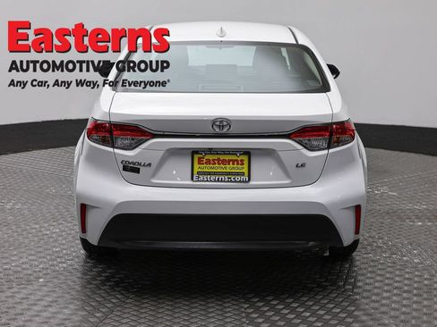 Used 2026 Toyota Corolla LE FWD image 6