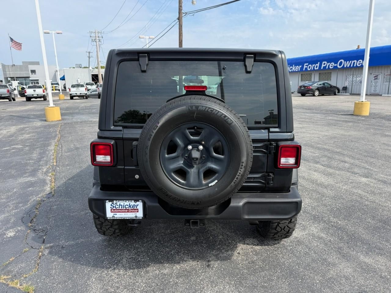 Used 2018 Jeep Wrangler Unlimited Sport AWD/4WD image 6