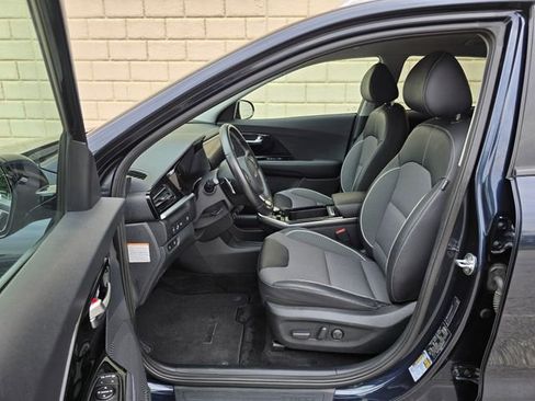 Used 2022 Kia Niro EX FWD image 22