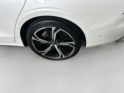 Used 2024 Volvo S60 B5 Plus FWD image 11