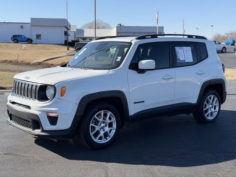 Used 2019 Jeep Renegade Latitude image 3