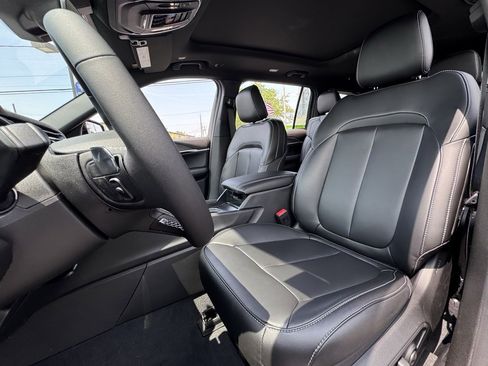 New 2025 Jeep Grand Cherokee L Limited w/ Black Appearance Package image 11