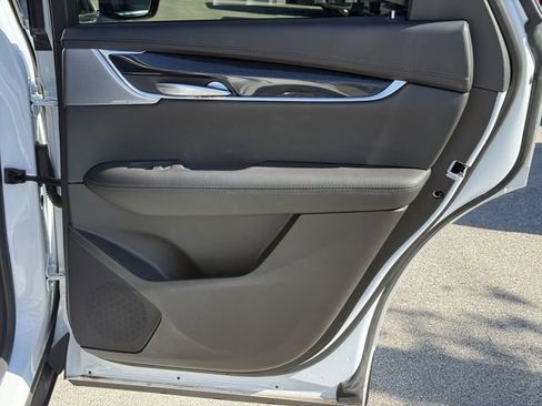 Used 2025 Cadillac XT5 Premium Luxury image 39