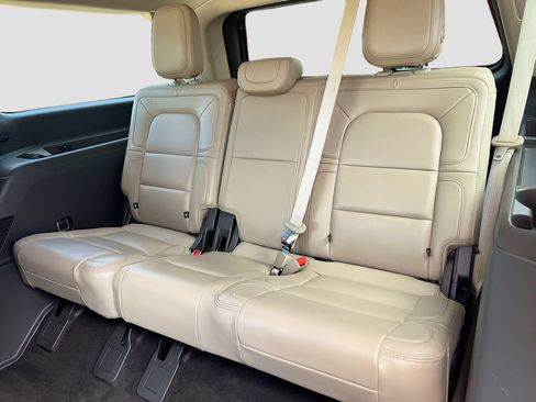 Used 2022 Lincoln Navigator L Reserve AWD/4WD image 30