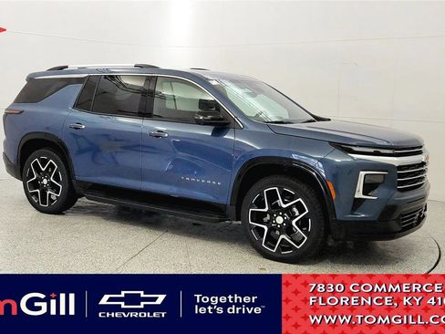 Used 2025 Chevrolet Traverse High Country FWD image 1