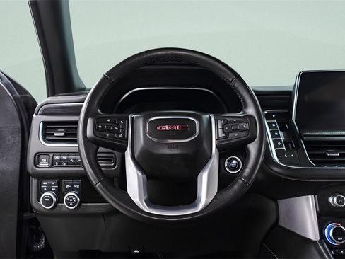 Used 2022 GMC Yukon XL SLT w/ SLT Luxury Package image 10