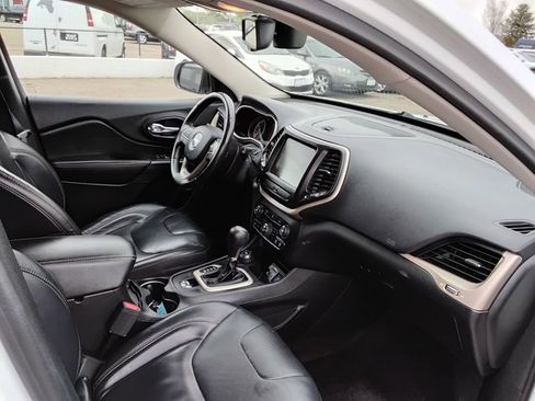Used 2017 Jeep Cherokee Limited image 15