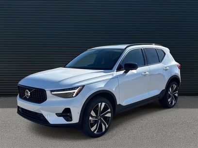 New 2026 Volvo XC40 B5 Ultra w/ Climate Package