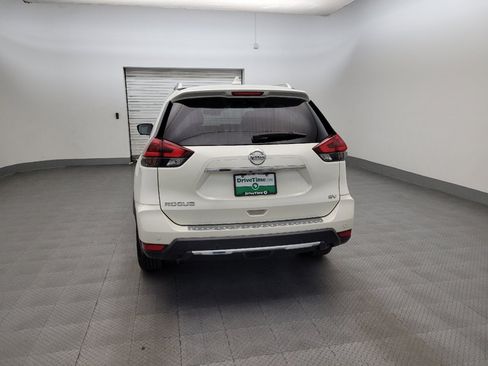 Used 2019 Nissan Rogue SV w/ Premium Package FWD image 6