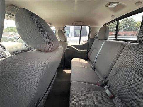 Used 2017 Nissan Frontier SV RWD image 4