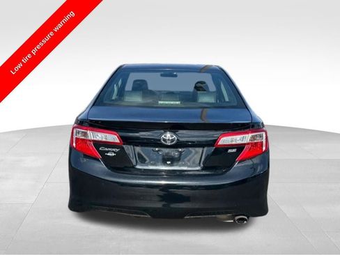 Used 2014 Toyota Camry SE image 5