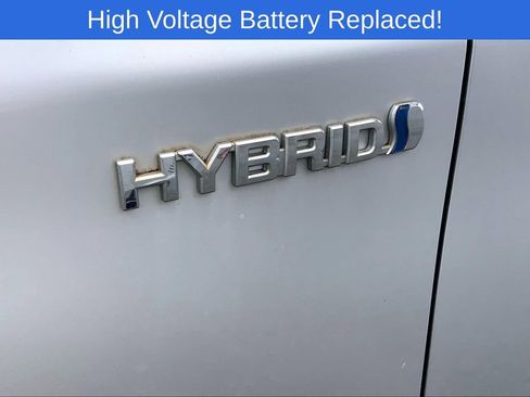 Used 2014 Toyota Prius Two image 31